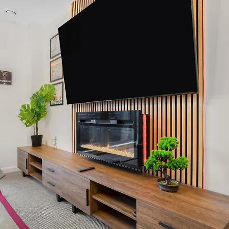 Apartamento Japanese Lantern With Free Park, Netfix, 75 Inch Tv, Games - Centre